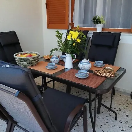 בית נופש Elia's Maisonette